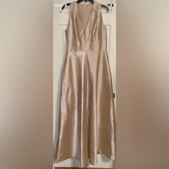 Alfred Sung Dupioni V-neck Evening Gown Blush/Pastel Pink Size 12. EUC. Pockets - Picture 3 of 12